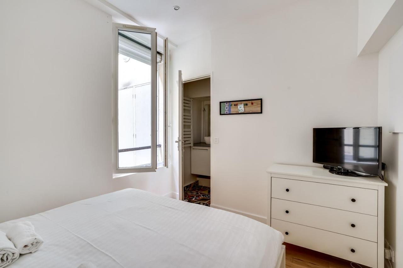 Apartment 3 People Close Eiffel Tower By Weekome Paris Exterior photo